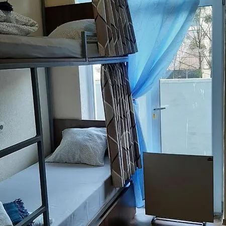 Hostel на ракетной *